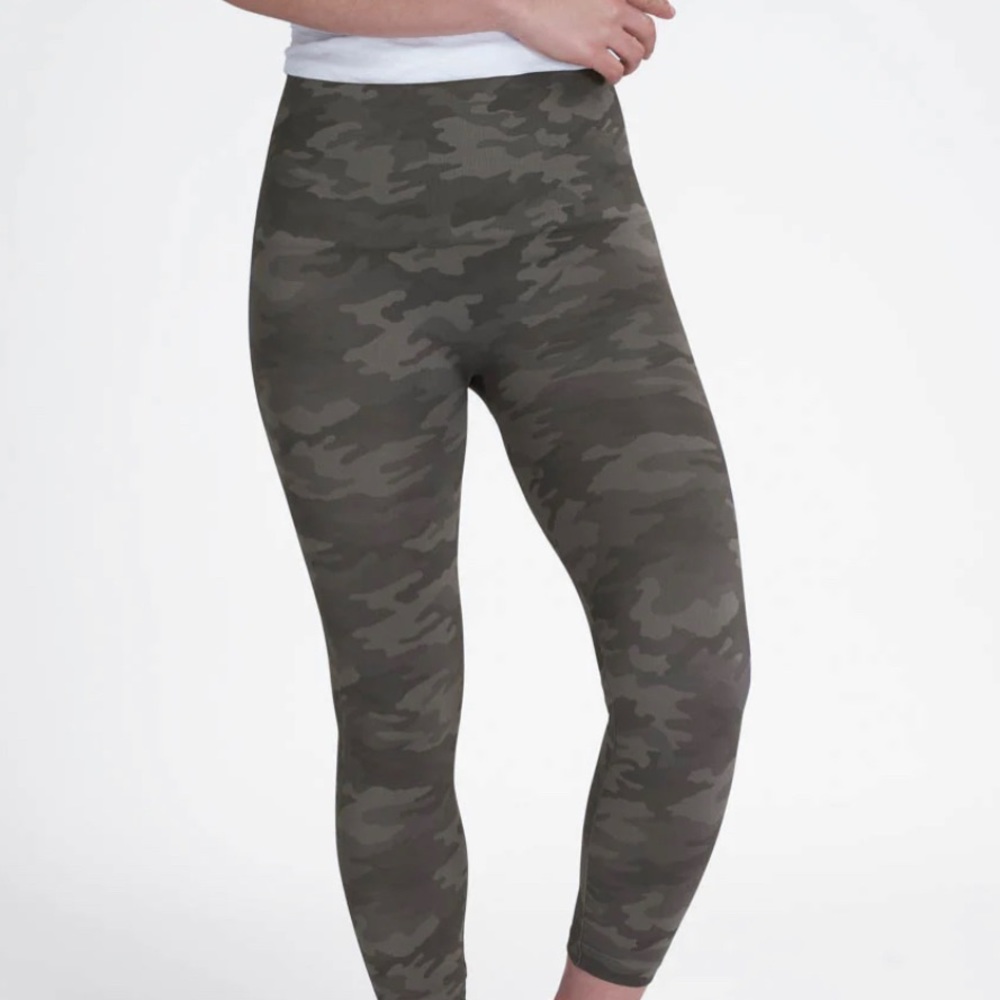 Spanx Camo Leggings. Size XS Petite